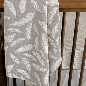 Crane Baby Blanket Jacquard Grey Feather